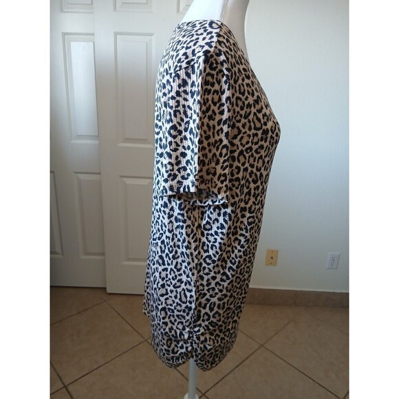 FREE KISSES Womens Blouse Top Animal‎ Print Short Sleeve Round Neck 1X Safari - Picture 2 of 14